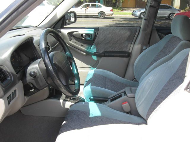 Subaru Forester 2000 photo 3