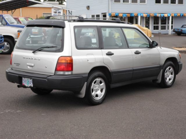 Subaru Forester 2000 photo 4