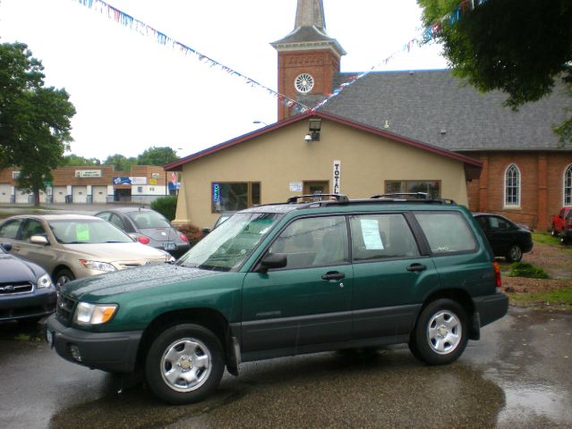 Subaru Forester 2000 photo 3