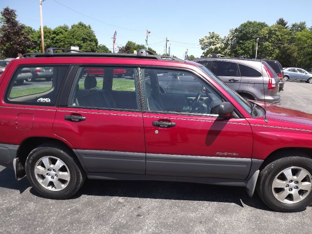 Subaru Forester 2000 photo 1