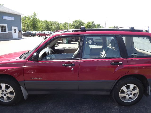 Subaru Forester 2000 photo 2