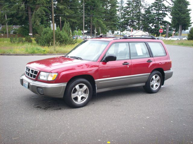 Subaru Forester 2000 photo 3