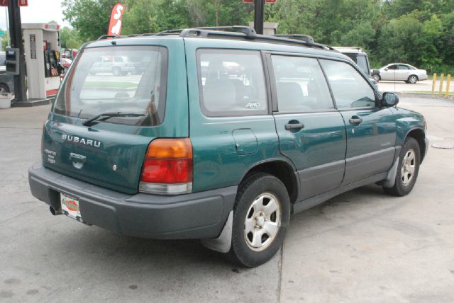 Subaru Forester 2000 photo 13