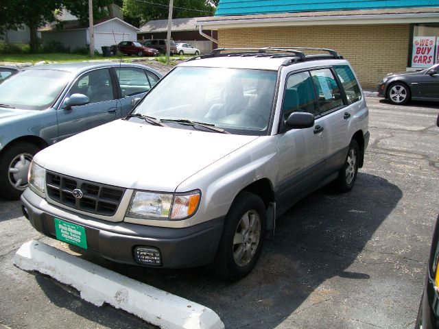 Subaru Forester 2000 photo 1