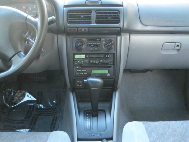 Subaru Forester 2000 photo 5