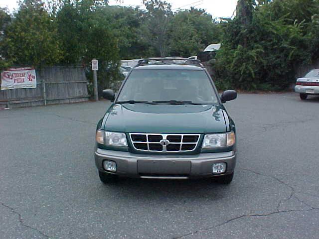 Subaru Forester 2000 photo 1