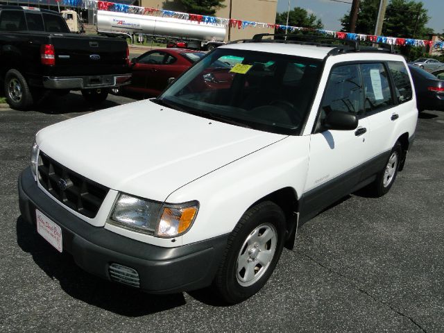 Subaru Forester 2000 photo 1