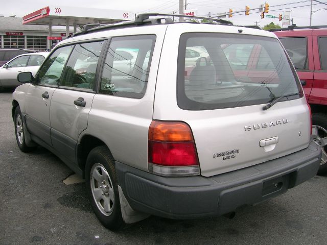 Subaru Forester 2000 photo 3