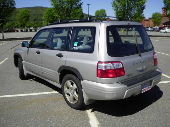 Subaru Forester 2001 photo 1