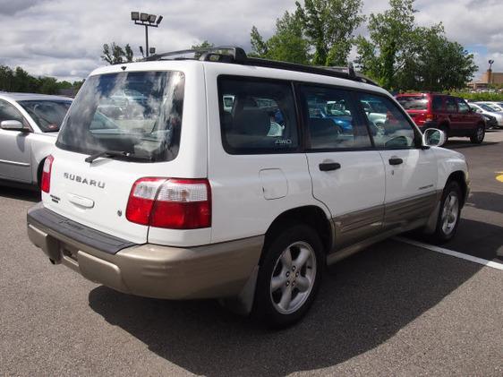 Subaru Forester 2001 photo 4