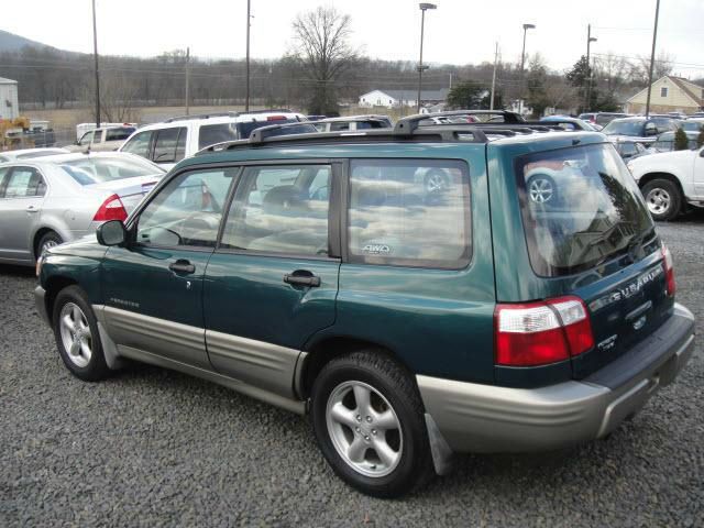 Subaru Forester 2001 photo 1