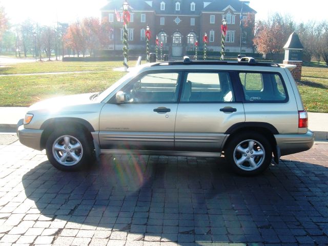 Subaru Forester 2001 photo 1