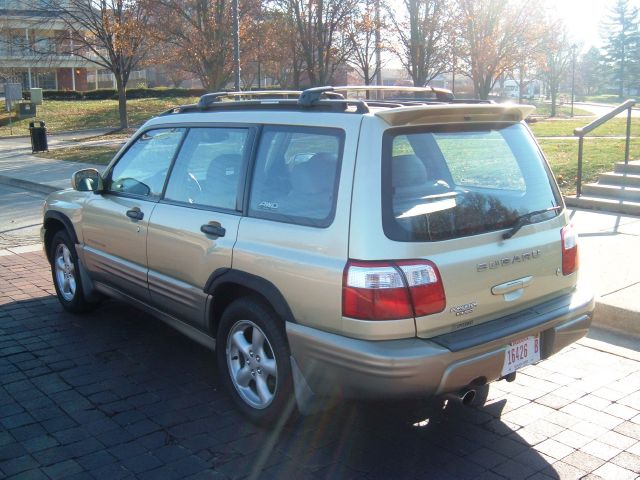 Subaru Forester 2001 photo 2