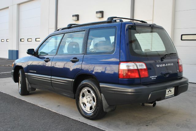 Subaru Forester 2001 photo 2