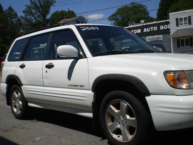 Subaru Forester 2001 photo 2