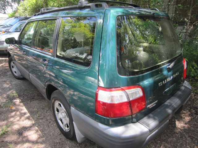 Subaru Forester 2001 photo 2