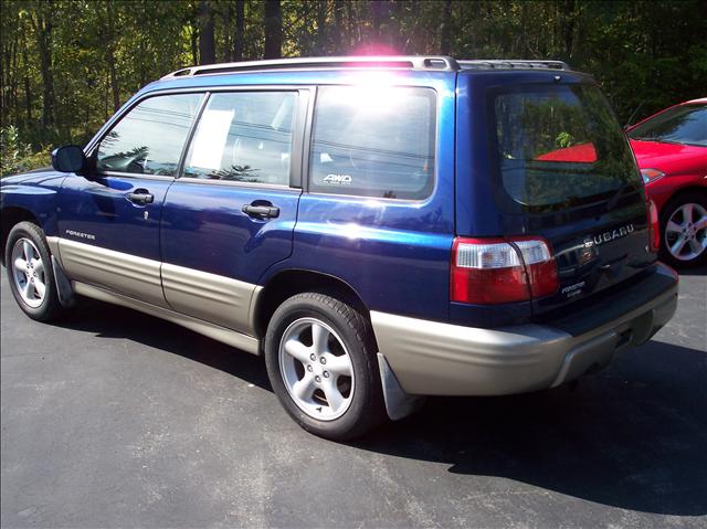 Subaru Forester 2001 photo 2
