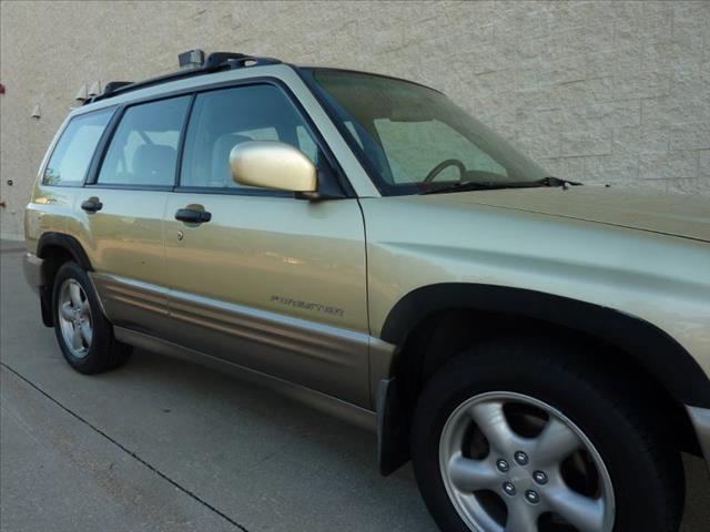 Subaru Forester 2002 photo 3