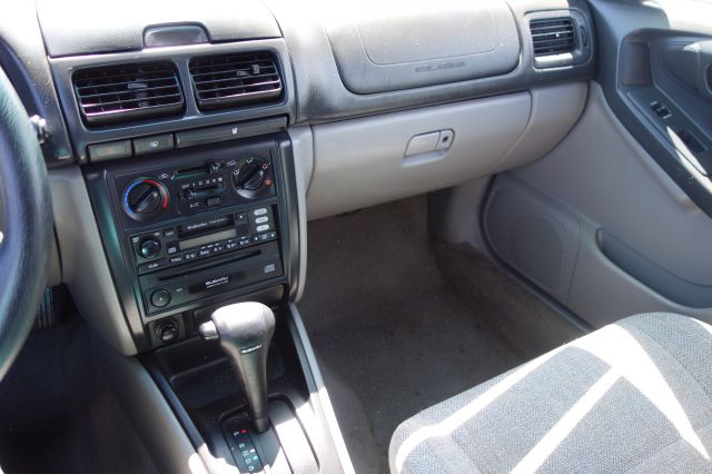 Subaru Forester 2002 photo 14