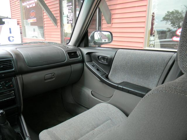 Subaru Forester 2002 photo 2