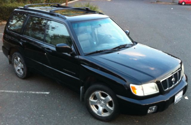 Subaru Forester 2002 photo 2