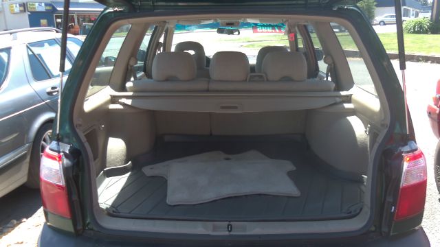 Subaru Forester 2002 photo 2