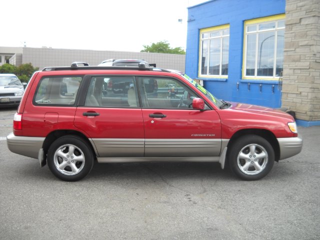 Subaru Forester 2002 photo 2