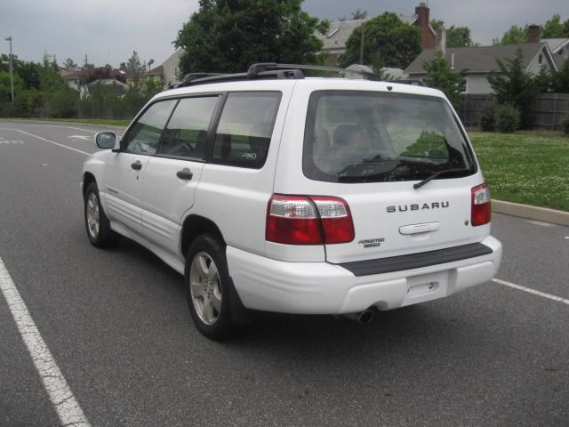 Subaru Forester 2002 photo 1