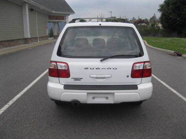 Subaru Forester 2002 photo 2