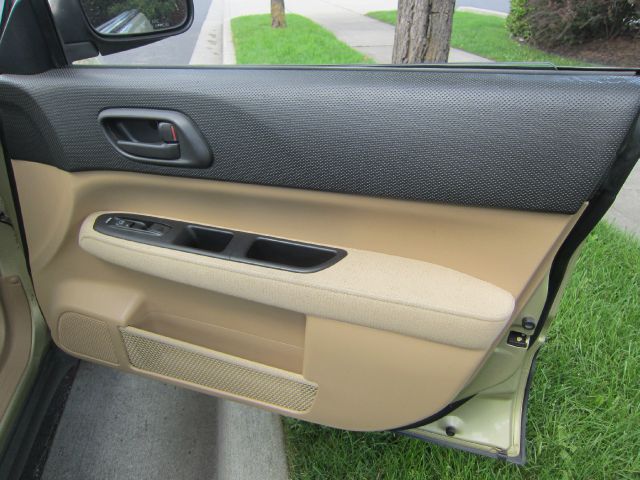 Subaru Forester 2003 photo 2