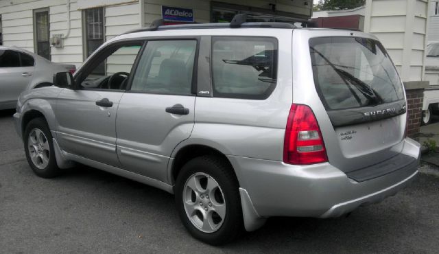 Subaru Forester 2003 photo 2