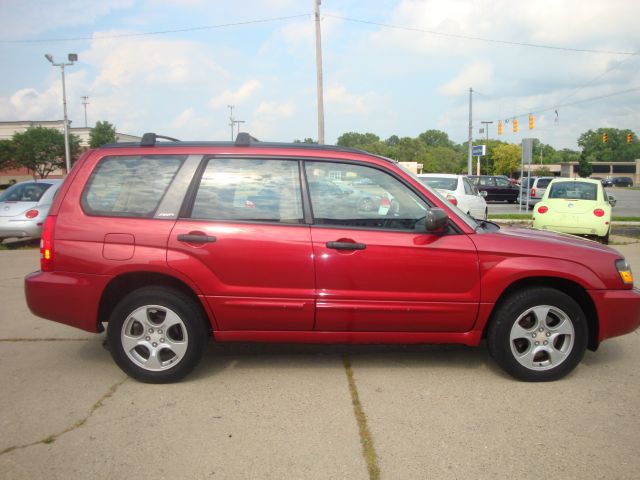 Subaru Forester 2003 photo 2