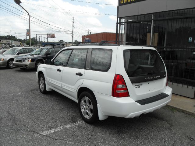 Subaru Forester 2003 photo 2