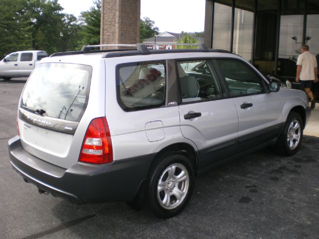 Subaru Forester 2004 photo 2