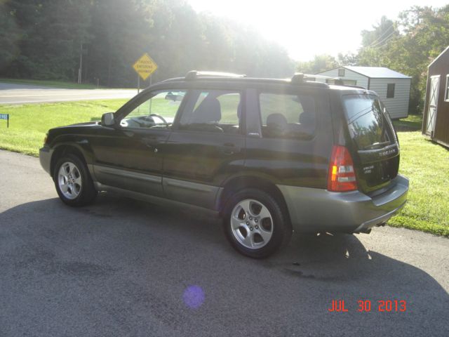 Subaru Forester 2004 photo 1