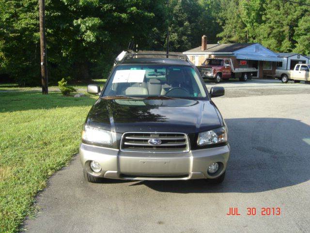 Subaru Forester 2004 photo 2