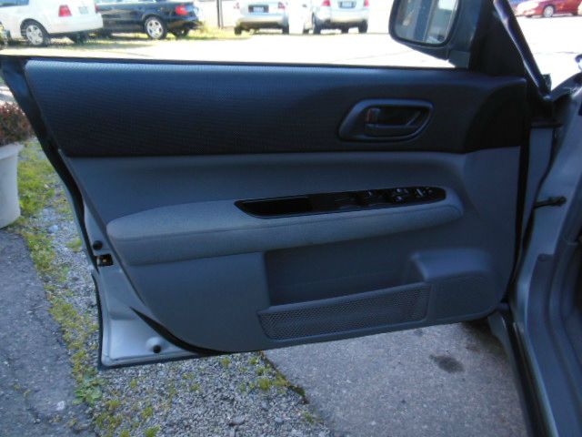 Subaru Forester 2004 photo 1