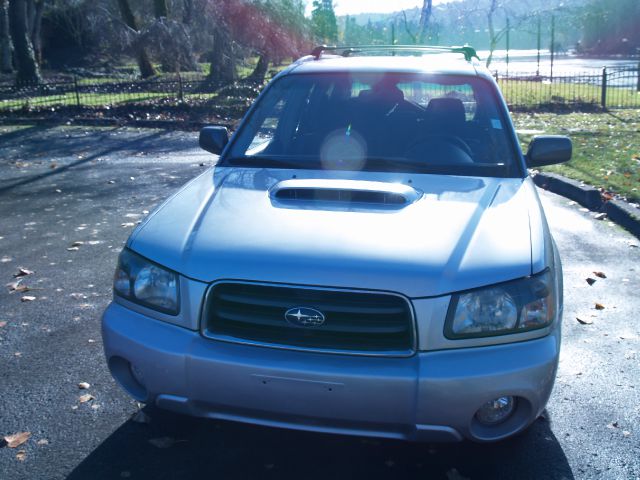 Subaru Forester 2004 photo 2