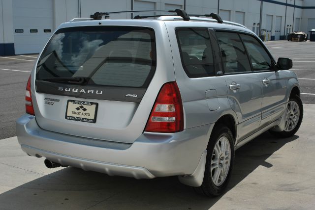 Subaru Forester 2004 photo 2