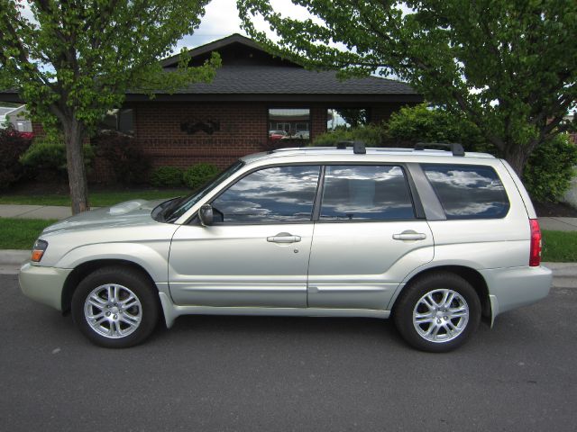 Subaru Forester 2005 photo 2