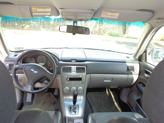 Subaru Forester 2005 photo 1