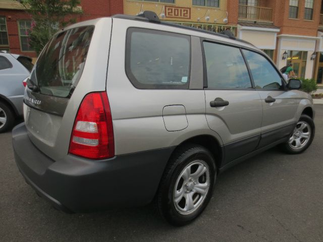 Subaru Forester 2005 photo 2