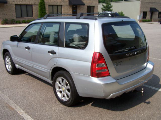 Subaru Forester 2005 photo 2