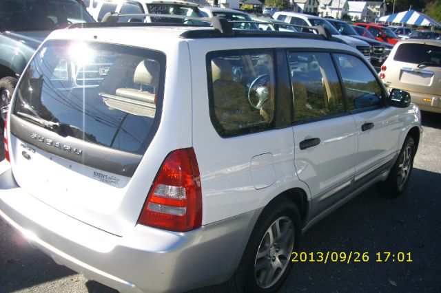 Subaru Forester 2005 photo 2