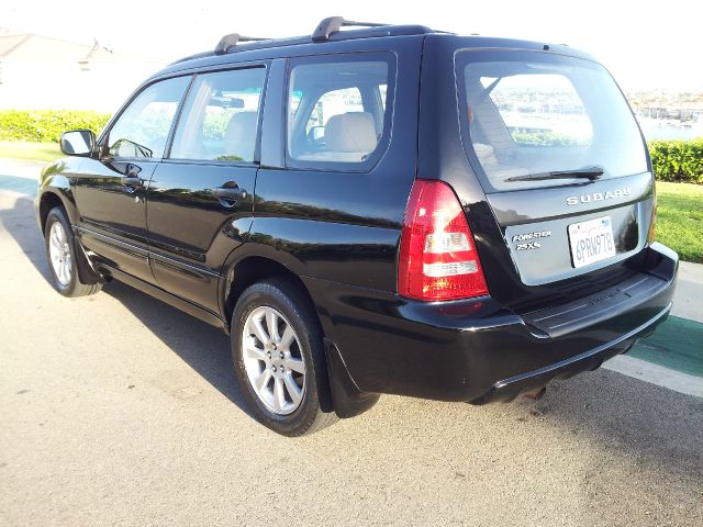 Subaru Forester 2005 photo 2