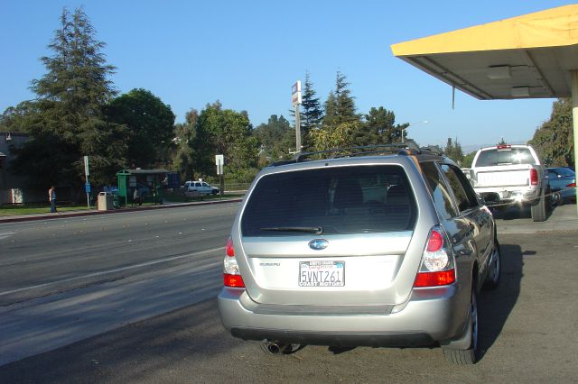 Subaru Forester 2006 photo 2