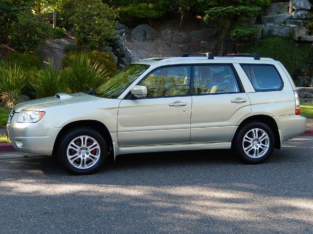 Subaru Forester 323i Sedan SUV