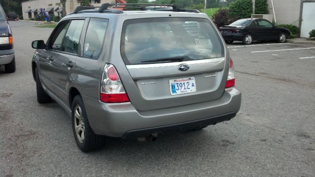 Subaru Forester 2006 photo 2