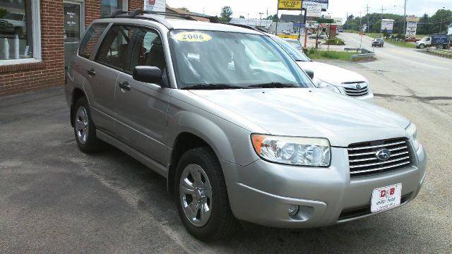 Subaru Forester 2006 photo 2