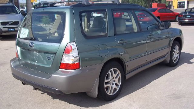 Subaru Forester 2006 photo 1